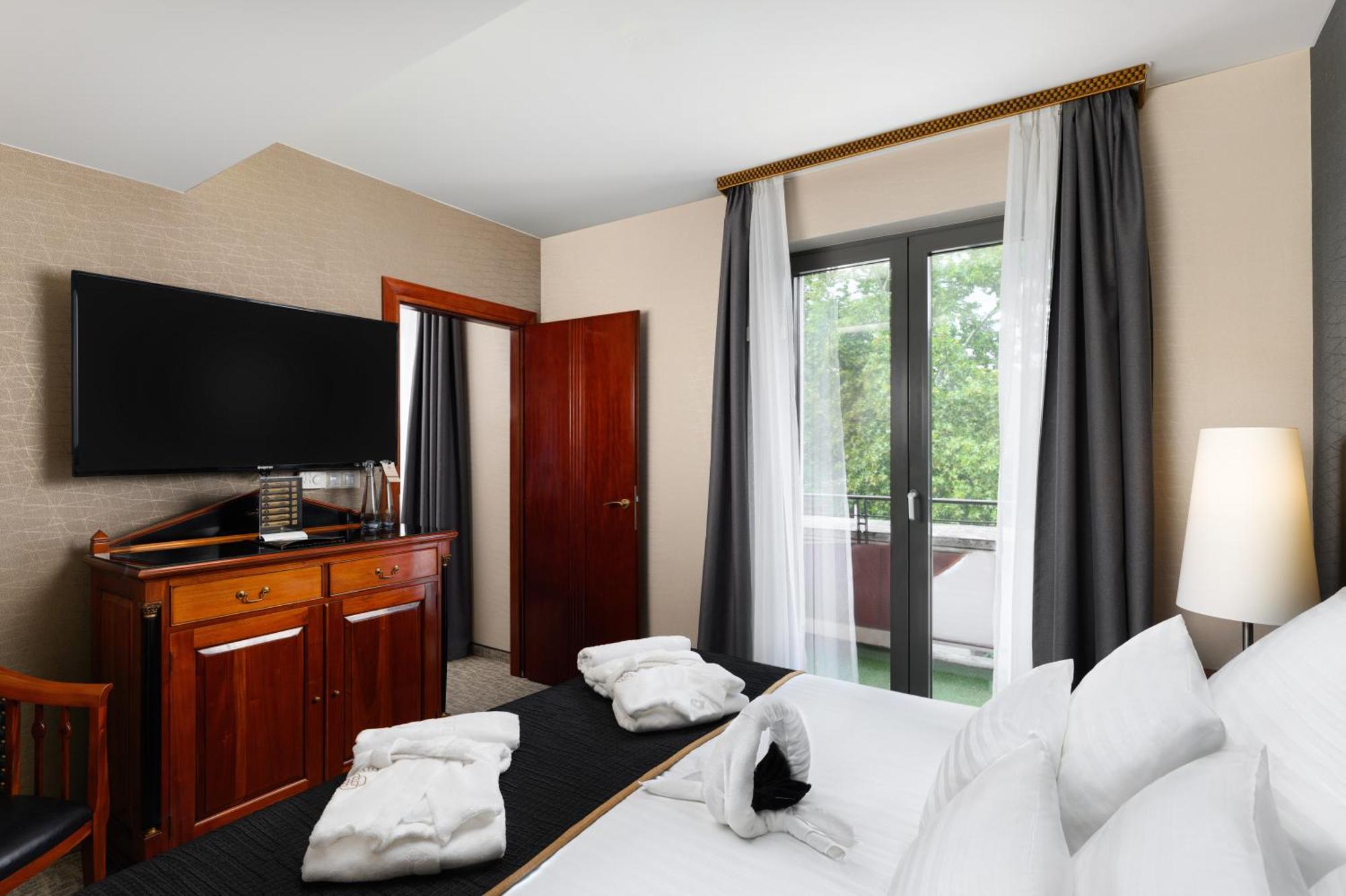 Hotel Divinus Debrecen Exterior photo