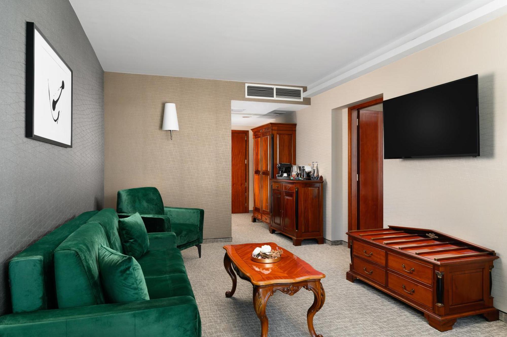 Hotel Divinus Debrecen Exterior photo